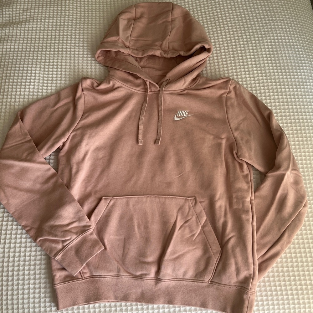 Nike Sportswear Club Fleece Hoodie in Oxford Pink